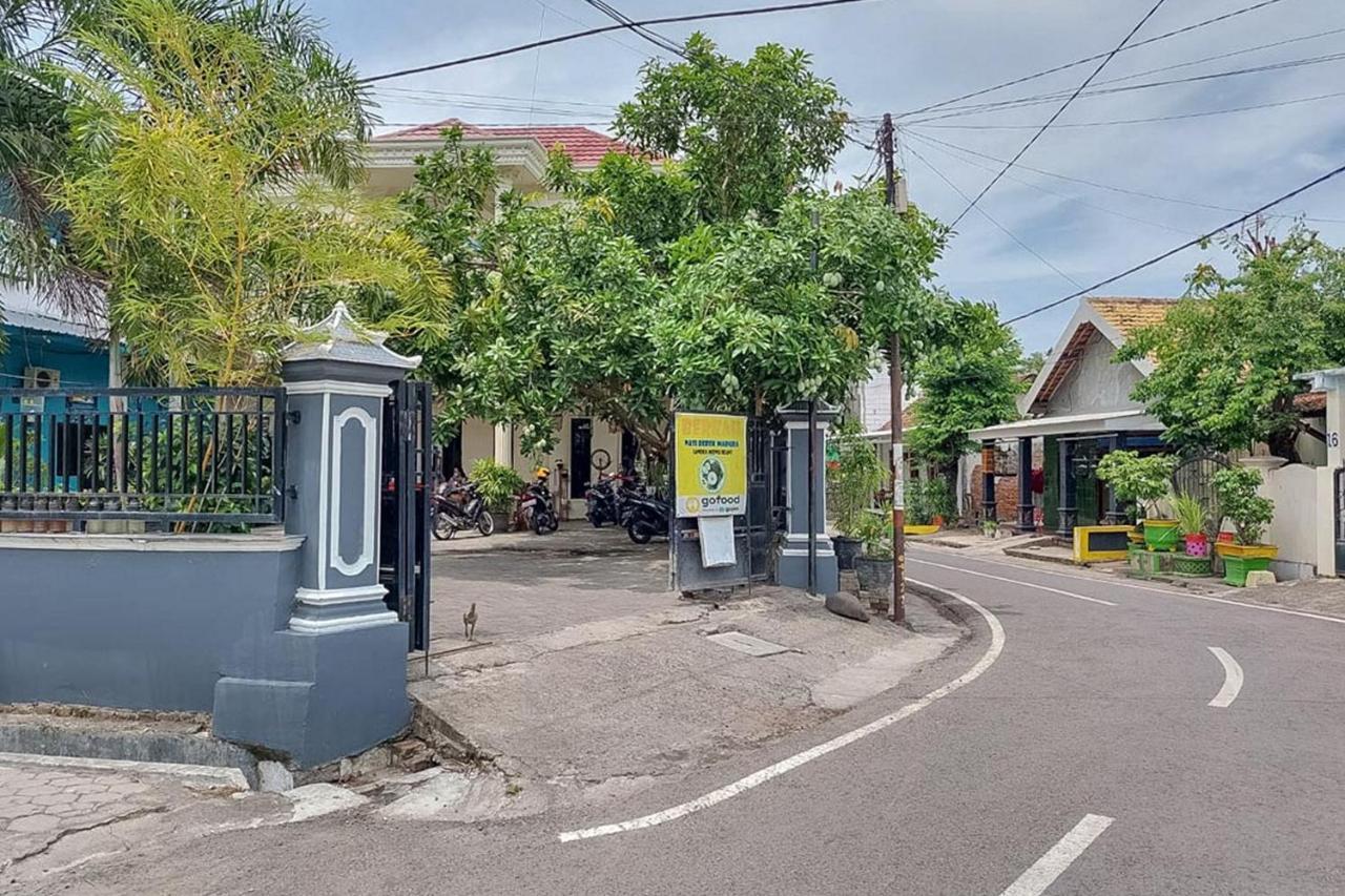Icha Homestay Near Terminal Purabaya Madiun Exteriér fotografie